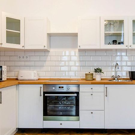 Cozy 2 Bedroom Apartment In Terez Boulevard. ブダペスト エクステリア 写真