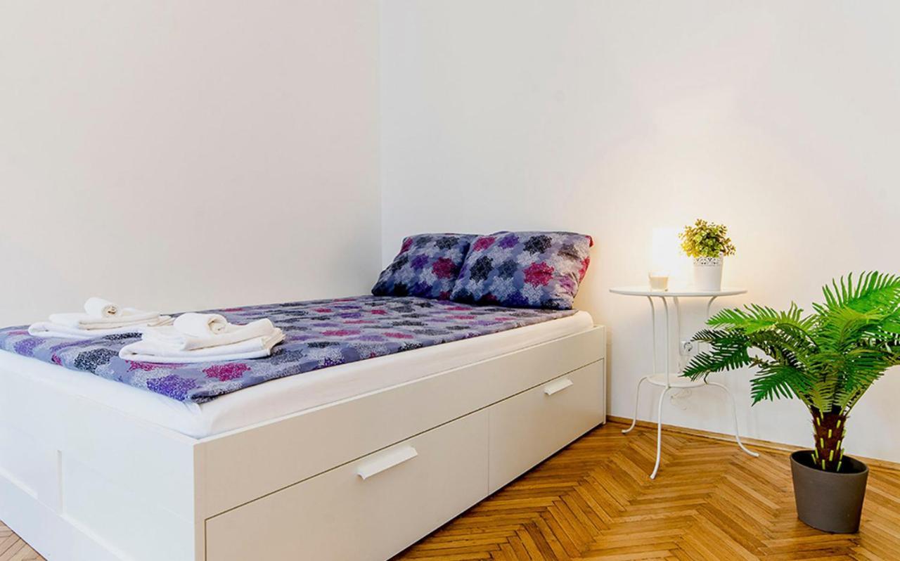 Cozy 2 Bedroom Apartment In Terez Boulevard. ブダペスト エクステリア 写真